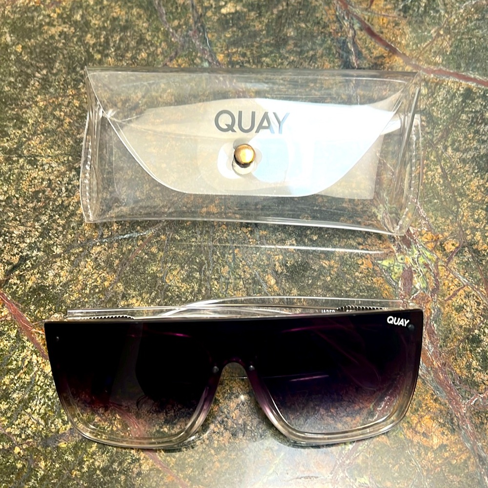 QUAY SUNGLASSES